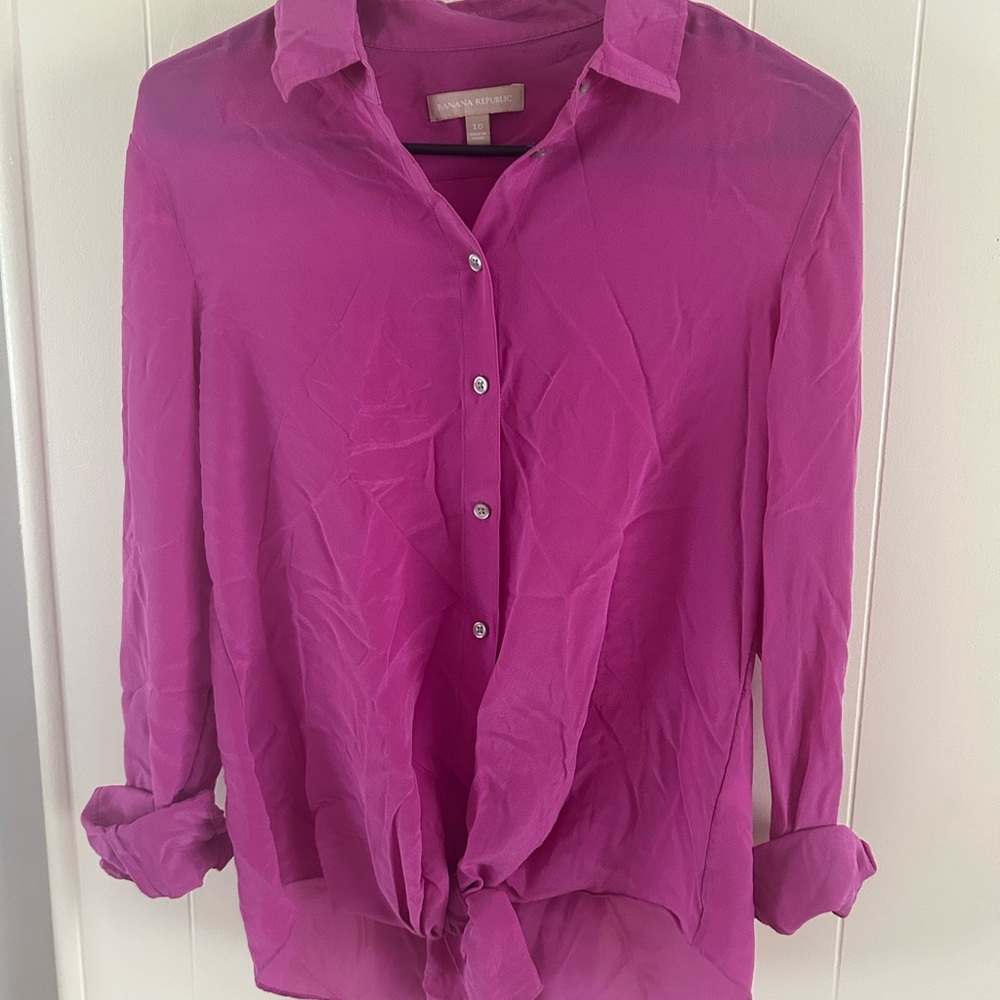 Bannana Republic Button up shirt silk